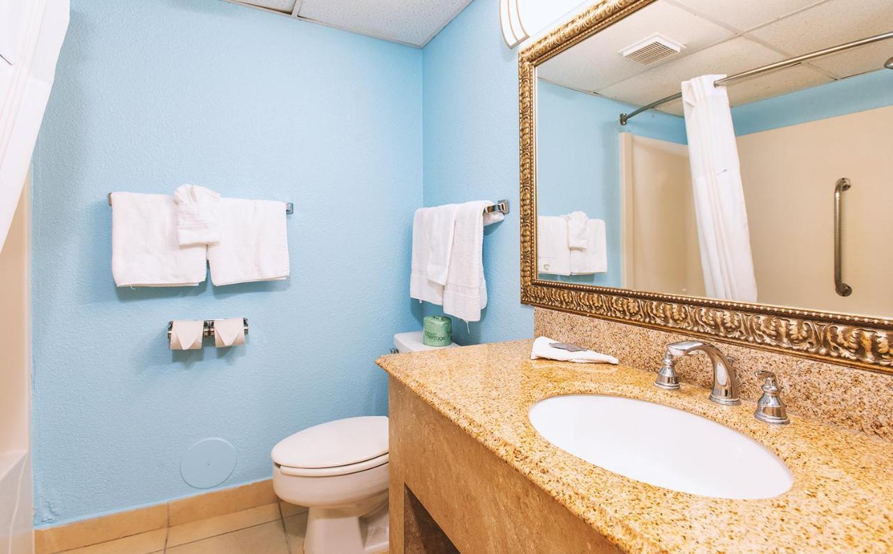 Sky-Palace Inn & Suites Wichita East Kültér fotó