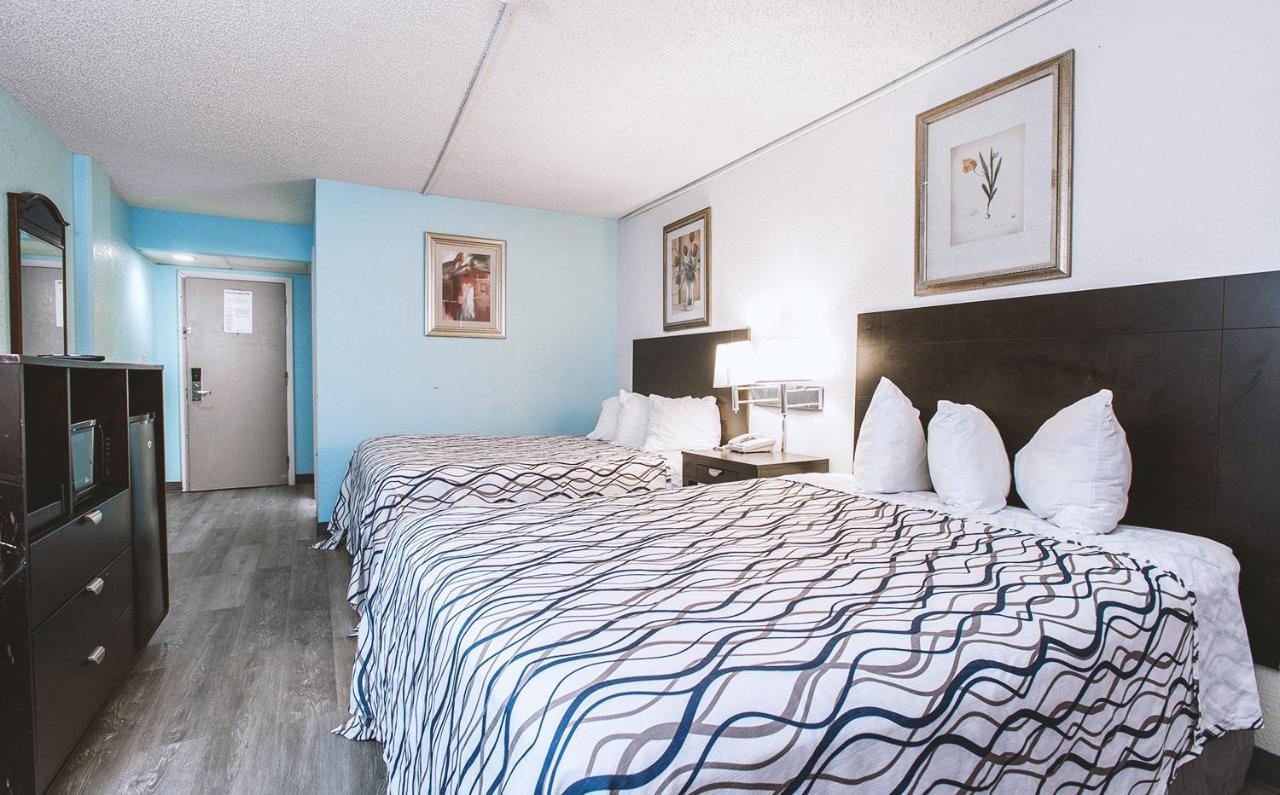 Sky-Palace Inn & Suites Wichita East Kültér fotó