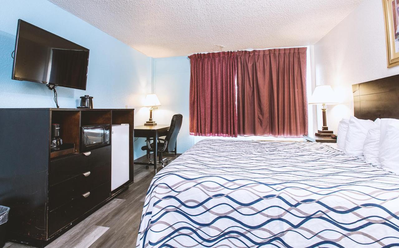Sky-Palace Inn & Suites Wichita East Kültér fotó